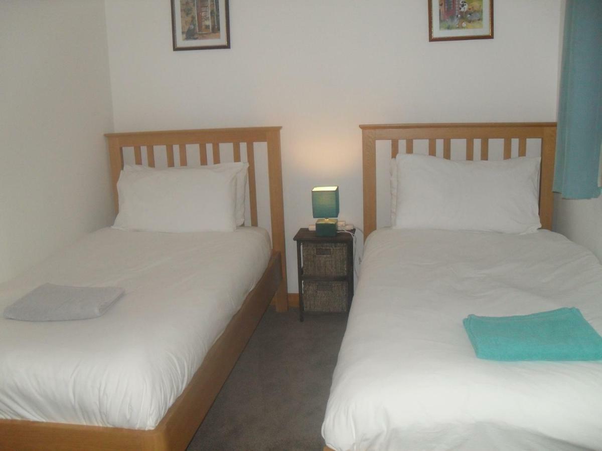 Edinburgh Beach View Apartment ภายนอก รูปภาพ